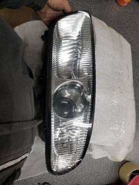 114-58405r Passenger Right Headlight Fits 95-96 Mazda Millenia 198317