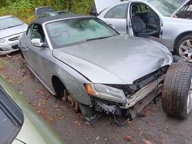 176.au1i11 Audi S5 2011 High Mounted Stop Light 24925