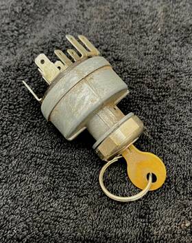 31-114 Autorewire Pollak Heavy Duty 4 Position Keyed Universal Ignition Switch