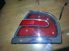 166-01635br Buick Passenger Tail Light Base Quarter Panel Mounted Fits 97-98 Park Avenue 410995