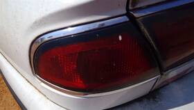 166-01637bl Buick Driver Tail Light Quarter Panel Mounted 3 Bulbs Fits 97-99 Lesabre 243912