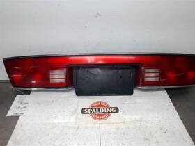 166-01949b Buick Dmg Center Tail Light From 2002 Century 10110532