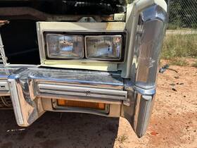114.gm6w76 Cadillac Eldorado 1976 Headlight 104893985 114.gm6w76 Cadillac Eldorado 1976 Headlight 104893985