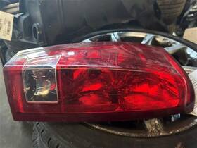 166-01951l Cadillac Driver Left Tail Light Fits 02-06 Escalade Ext 629501