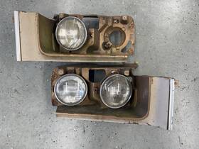 2023-0038 Chevrolet 040626r/2023-0038 1975 Caprice Headlight Buckets With Trim Donk 75 Chevy
