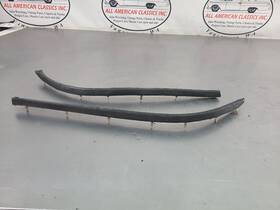 114-00196br Chevrolet 1994-96 Impala Ss Front Headlight Rubber Filler Trim Strip Pair Right/left Oem