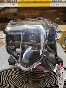 114-12042r Chevrolet Passenger Right Headlight Fits 22-23 Traverse 999157 114-12042r Chevrolet Passenger Right Headlight Fits 22-23 Traverse 999157