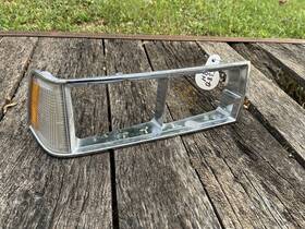 14083786 Chevrolet 1986 Celebrity Right Headlight Bezel Marker Light Oem 86