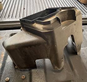 15205674 Chevrolet 99-05 Sierra Silverado Suburban Tahoe Engine Fuse Box Housing
