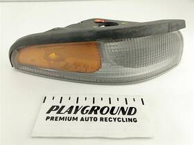 1652318 Chevrolet 97-04 Corvette C5 Right Passenger Side Marker Turn Signal Light Lamp 1652318 Chevrolet 97-04 Corvette C5 Right Passenger Side Marker Turn Signal Light Lamp