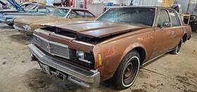 166-00950l Chevrolet Driver Left Tail Light Excluding Station Wgn Fits 1979 Impala. 1123029
