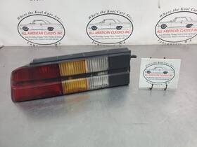 166-01095bl Chevrolet 1982-84 Camaro Drivers Side Lh Rear Tail Light Assembly - Oem