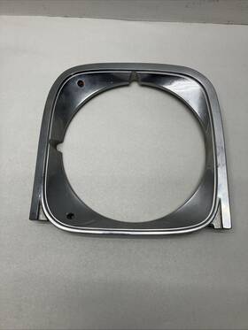 6261957 Chevrolet Gm - Head Light Bezel 1972 Chevelle / El Camino Or Gmc Sprint # Lh