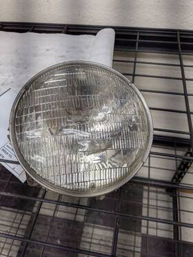 114.gm8569 Chevrolet Truck Tchev10 1969 Headlight 2276008