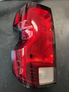 166-12030l Chevrolet Truck Driver Left Tail Light Incandescent Lamps Fits 23 Colorado
