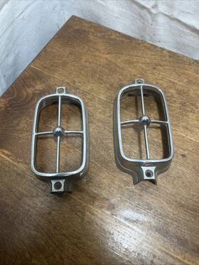 Chevy 5958983 Nos Oem 1967 Oldsmobile Delta 88 Front Parking Light Lamp Bezels Set 67 Olds