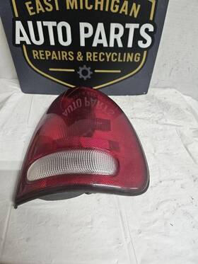 Chrysler 166-01581r Town Coun 1997 Tail Light 83384