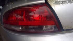 166-01936l Chrysler Driver Left Tail Light Convertible Fits 01-06 Sebring 136495
