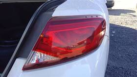 166-02858r Chrysler Passenger Tail Light Sedan Quarter Panel Mounted Fits 17 200 91857