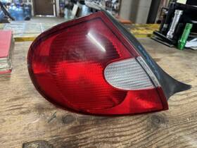 166-01831l Dodge Driver Left Tail Light Fits 00-02 Neon
