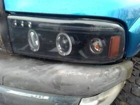 114.ch8n98 Dodge Truck Ram2500 1998 Headlight 13500343 114.ch8n98 Dodge Truck Ram2500 1998 Headlight 13500343