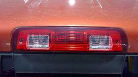 176.ch8m09 Dodge Truck Ram1500 2009 High Mounted Stop Light 1048144