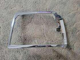 3038m Dynacorn 1992-98 Ford Pickup Truck Bronco Door Headlamp Bezel With Chrome/gray - Lh New Dii