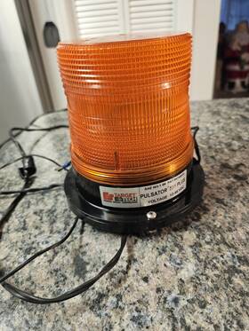 211820 Federal Signal Corp Target Tech Pulsator 551 Plus Amber Strobe Light Magnetic