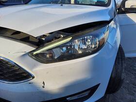 114-02852bl Ford Driver Headlight Halogen Black Headlamp Bezel Se Fits 15-18 Focus 8665967