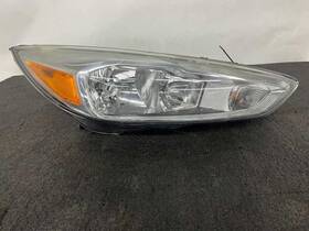 114-02853ar Ford Passenger Headlight Halogen Chrome Headlamp Bezel Fits 15-18 Focus 883282