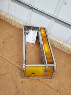 116-03038r Ford Passenger Corner/park Light Side Marker Fits 83-87 Crown Victoria 290084