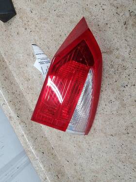 166-02637r Ford Passenger Tail Light 4 Door Sedan Decklid Mounted Fits 14-19 Fiesta 305426