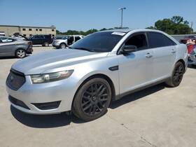176.fd1t14 Ford Taurus 2014 High Mounted Stop Light 1351088
