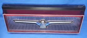 D4az-15514-a Ford Nos Oem 1974-1976 Thunderbird Tail Light Panel Center Backup Reverse Lens