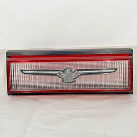 D4sz-15514a Ford 74-76 Thunderbird Center Back-up Reverse Light Lens D4sz-15514a Ford 74-76 Thunderbird Center Back-up Reverse Light Lens