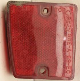 C9ub-13a599-a-lh Ford Sae-a-69-a-ec 1970 1971 1972 E Series Van Rear Reflector