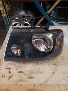 114-00784cl Ford Truck Driver Headlight Medium Dark Background Fits 04-08 F150 Pickup 224552