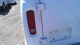 166-00834l Ford Truck Driver Left Tail Light Fits 75-91 E150 Van 29577654
