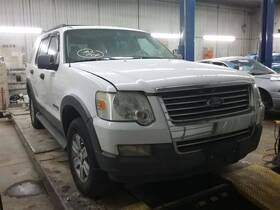 176.fd8406 Ford Truck Explorer 2006 High Mounted Stop Light 1267880