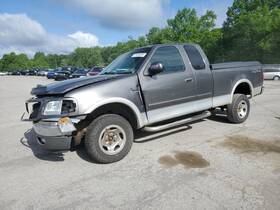 176.fd8503 Ford Truck F150 2003 High Mounted Stop Light 9115073