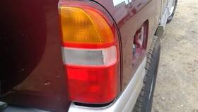 166-60422r General Motors - Foreign Passenger Right Tail Light Fits 99-04 Tracker 381163