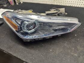 114-10648r Genesis Passenger Headlight With Adaptive Without Sport Package Fits 19-21 G70 1939434