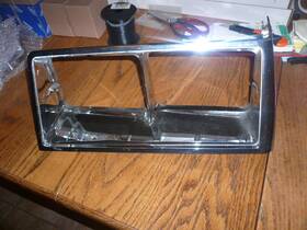 25505093 Gm 1984-87 Buick Regal T Type Left Chrome Headlight Bezel Hand - Used