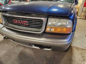 114-02713l Gmc Truck Driver Left Headlight Fits 98-05 Blazer S10/jimmy S15 1152376