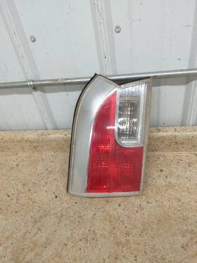 166-02601l Gmc Truck Driver Tail Light Denali Liftgate Mounted Fits 13-17 Terrain 310203