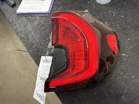 166-11896r Gmc Truck Passenger Tail Light At4 Quarter Panel Mounted Fits 22 Terrain 1977587
