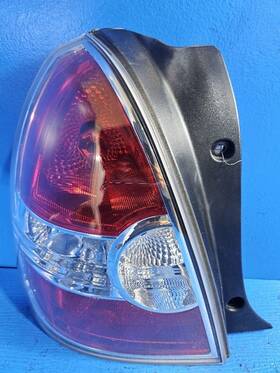 166-50503l Hyundai Driver Tail Light Quarter Panel Mounted Hatchback Fits 06-07 Accent 9242