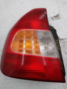 166-59052l Hyundai Driver Tail Light Quarter Panel Mounted Sedan 4 Door Fits 00-02 Accent 591131