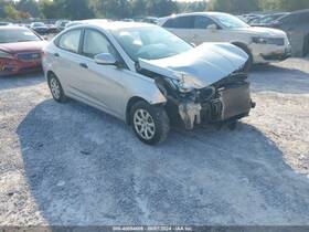 176.hy1n12 Hyundai Accent 2012 High Mounted Stop Light 1071230