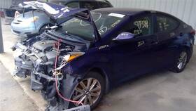 176.hy1r14 Hyundai Elantra 2014 High Mounted Stop Light 882850